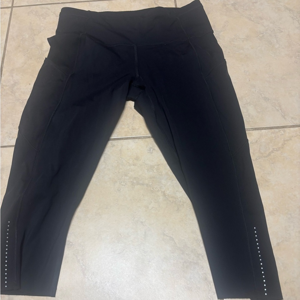 Lulu lemon size 8 capri length leggings